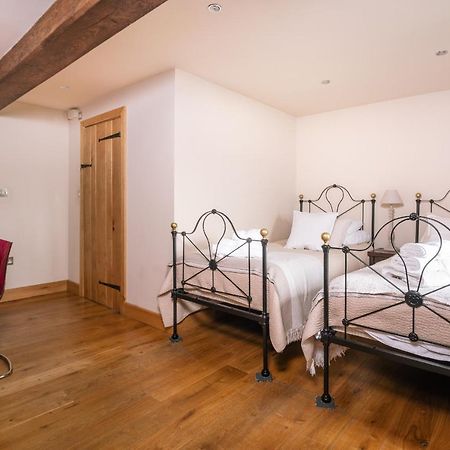 Woodpecker Loft At Millfields Farm Cottages Ashbourne  Esterno foto
